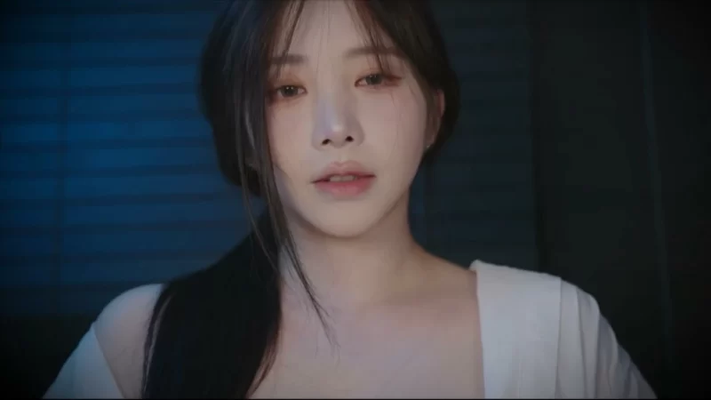 续作超越前作：Yoonying〈漫画馆老板的秘密2〉如何升级ASMR叙事体验-橘喵